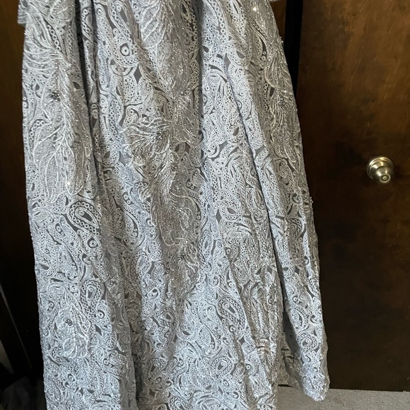 Mother of the Bride formal gown - Picture 5 of 8